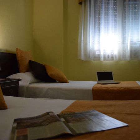 Hotel Complutense Alcala de Henares Exterior photo