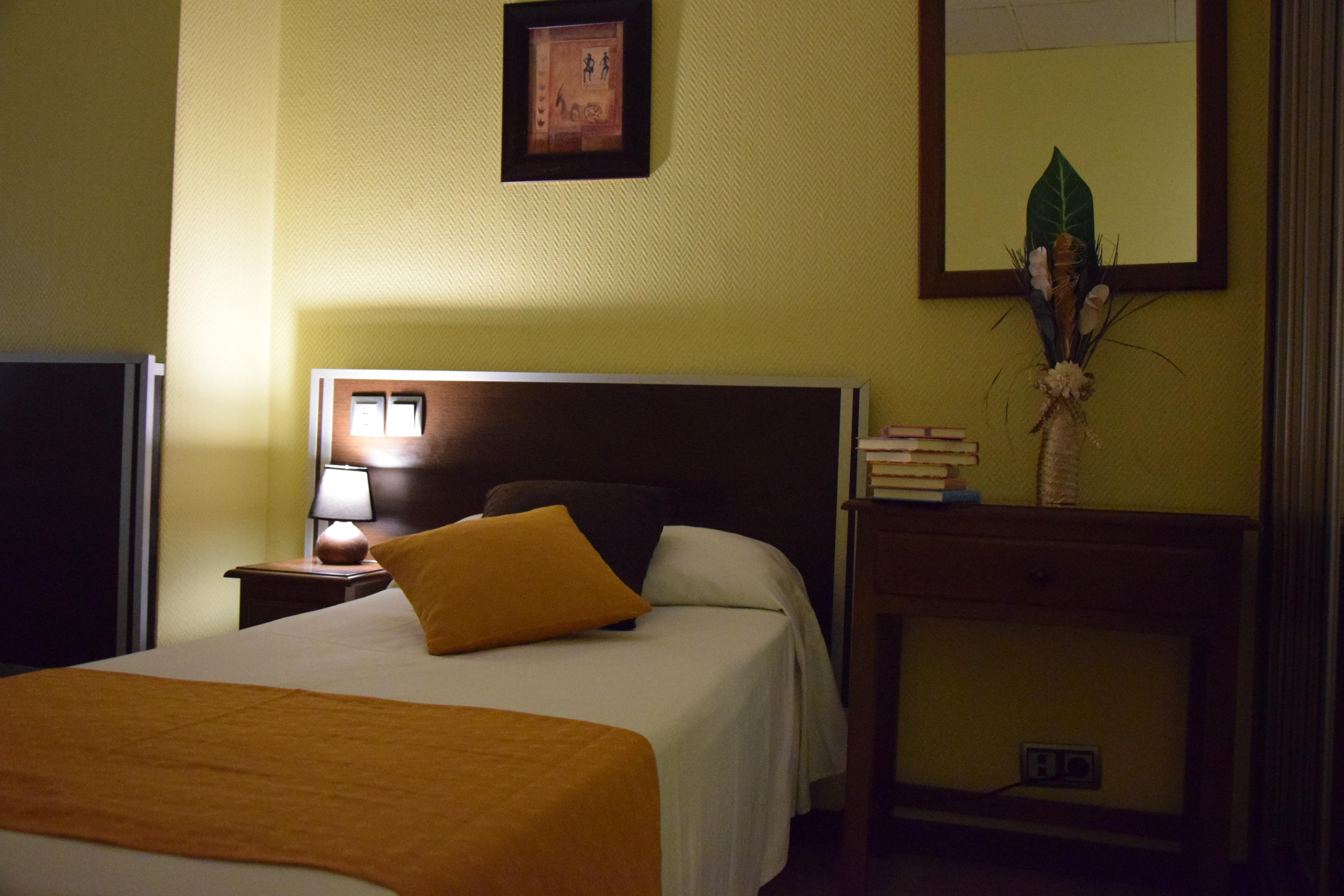 Hotel Complutense Alcala de Henares Exterior photo