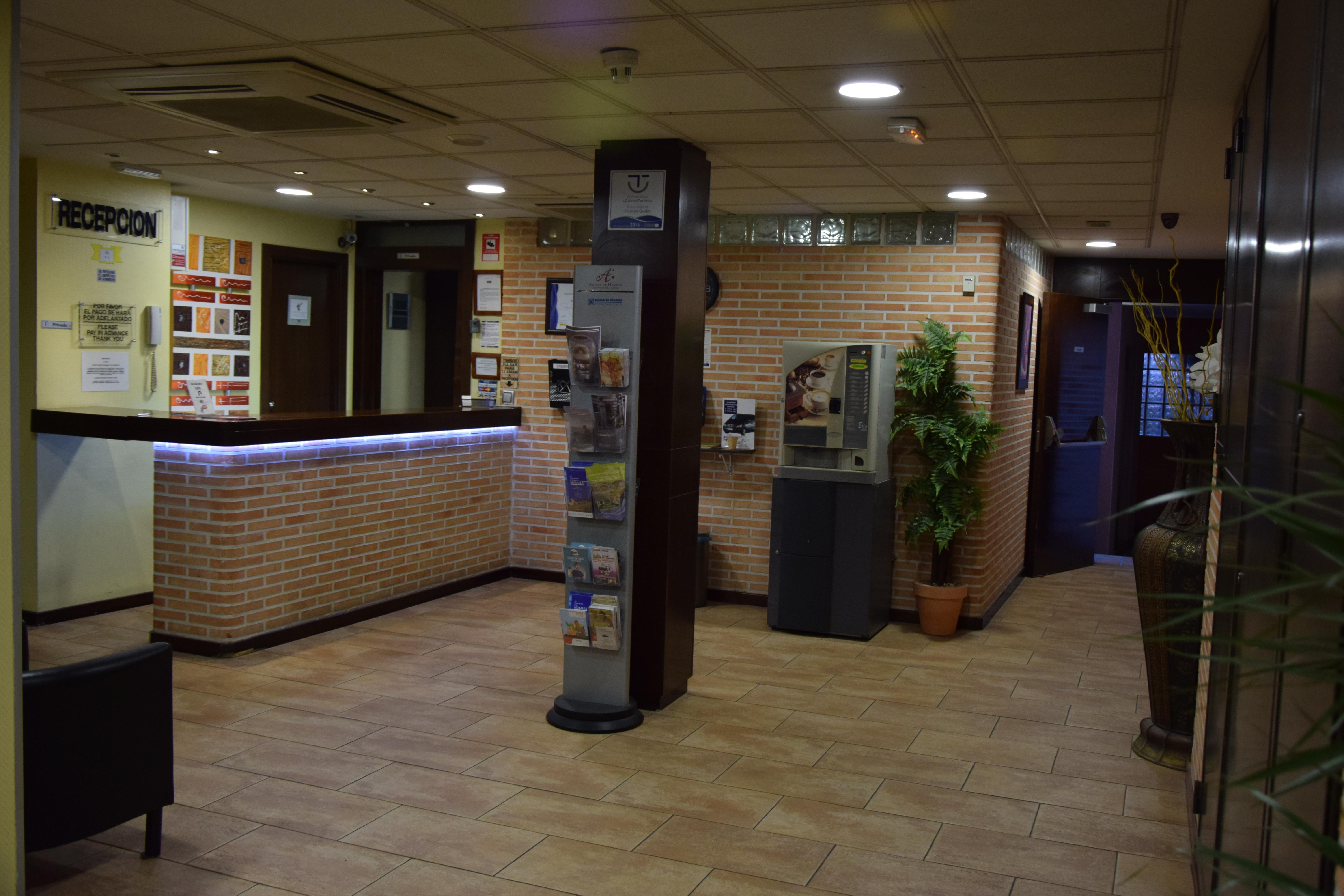 Hotel Complutense Alcala de Henares Exterior photo