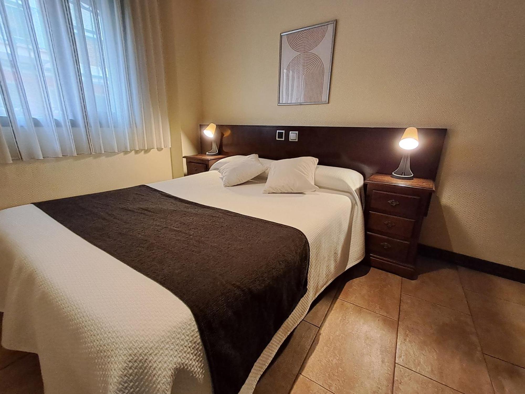 Hotel Complutense Alcala de Henares Exterior photo