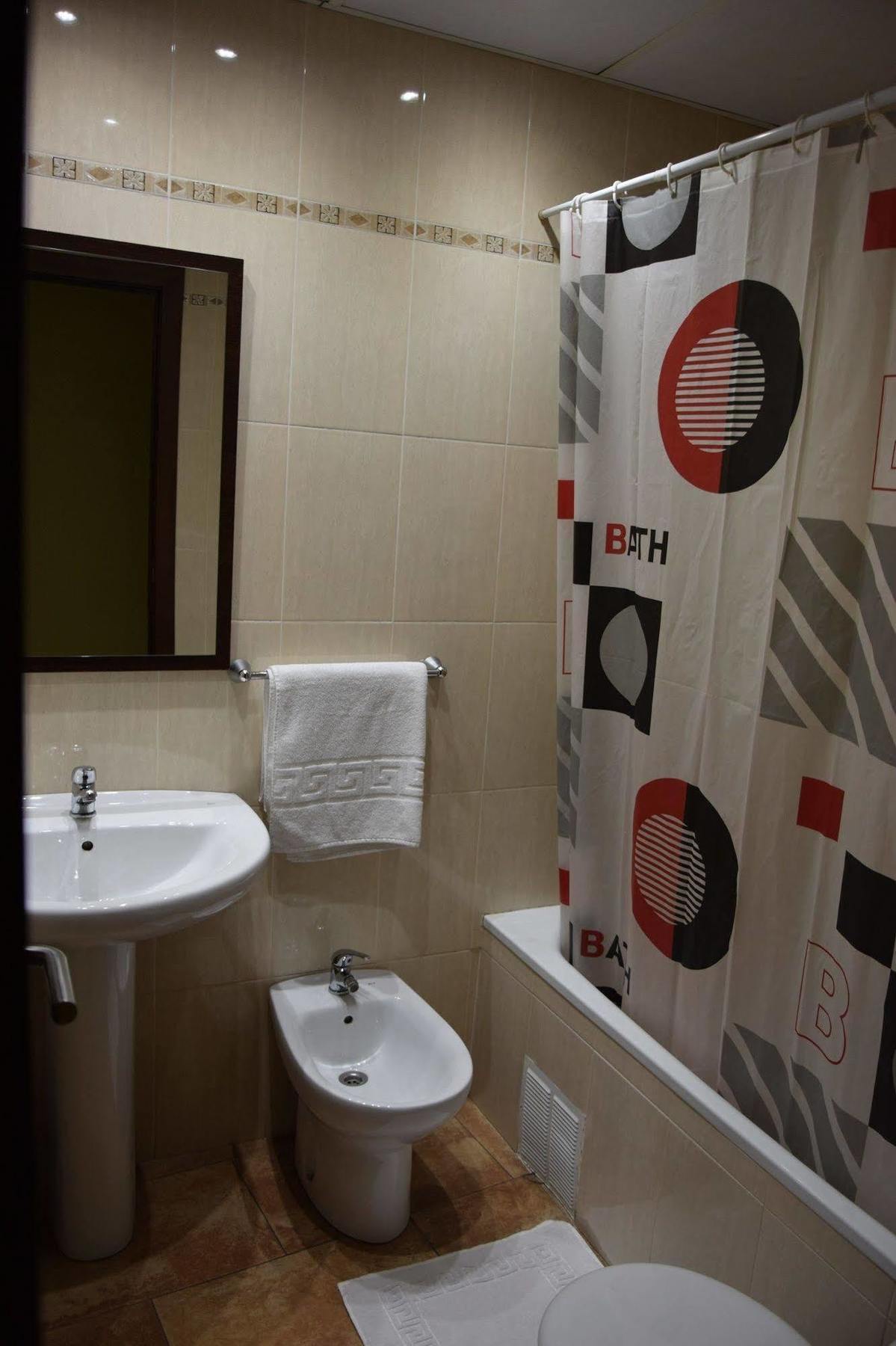 Hotel Complutense Alcala de Henares Exterior photo