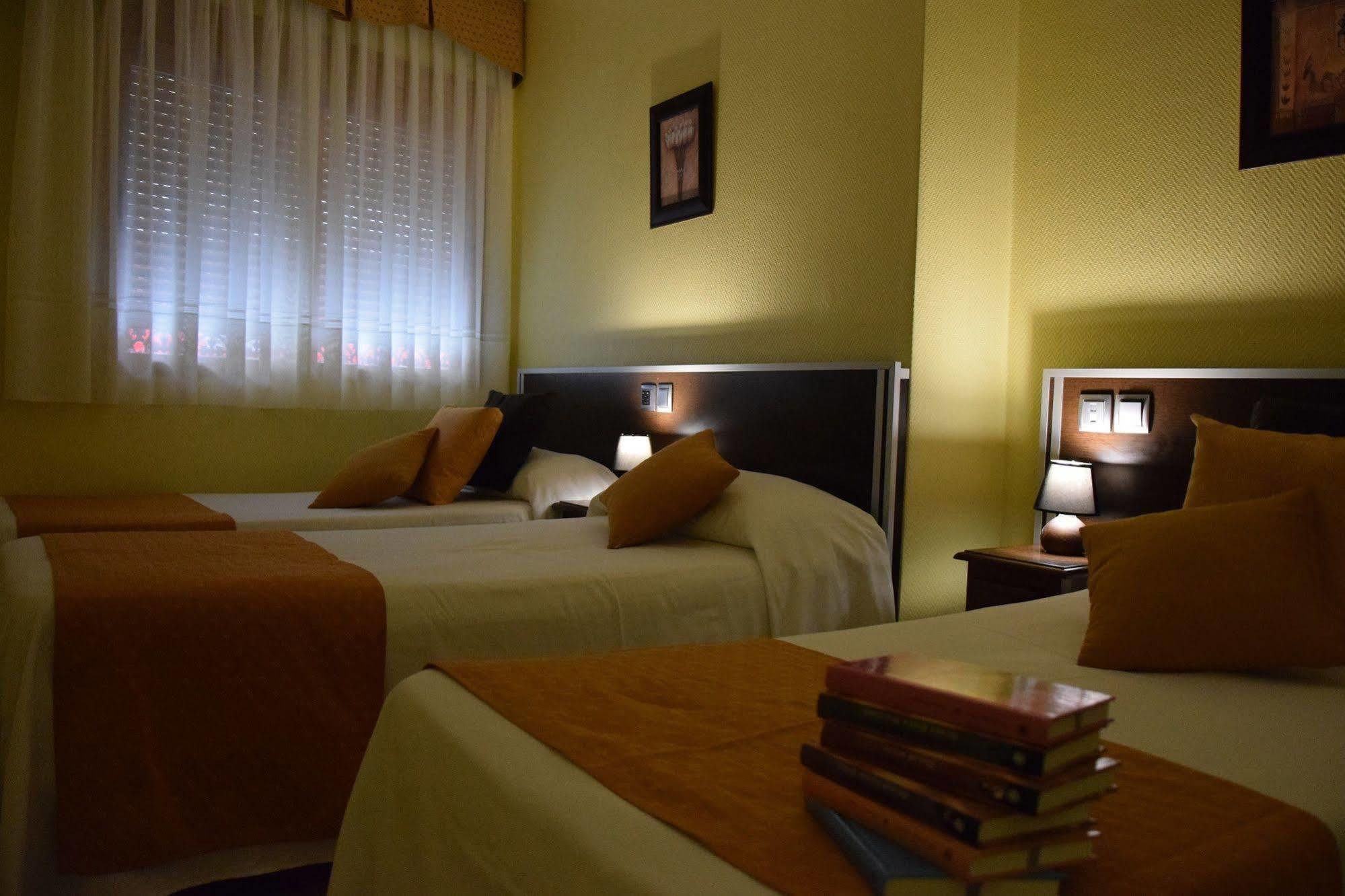 Hotel Complutense Alcala de Henares Exterior photo